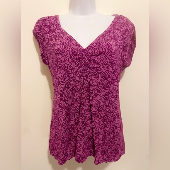 Banana Republic Dark Pink Short Sleeve Top - Size M - Picture 1 of 6